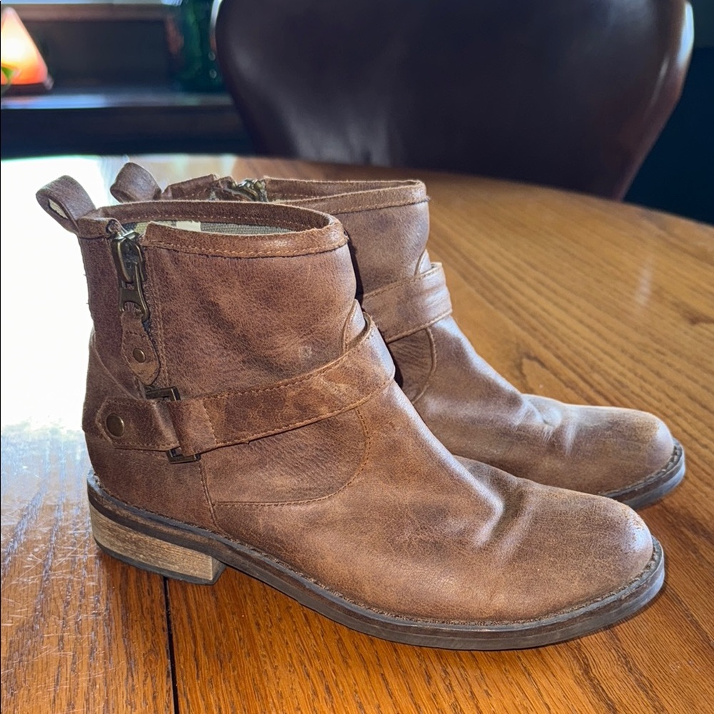 American Eagle Outfitters Brown Distressed Ankle Booties